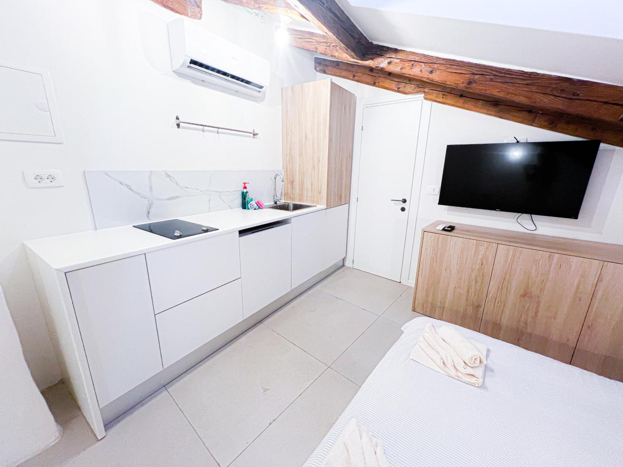 Damir Skomina Apartments Копер Екстериор снимка